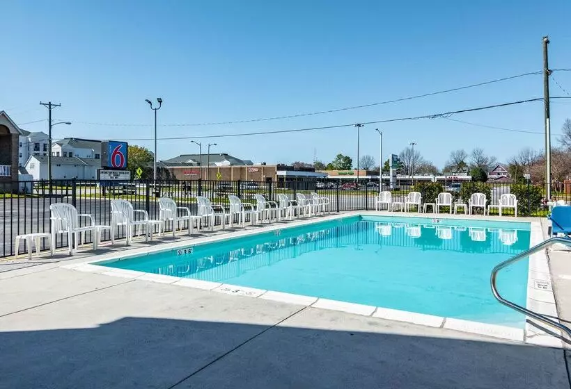 Motel 6 Portsmouth, Va