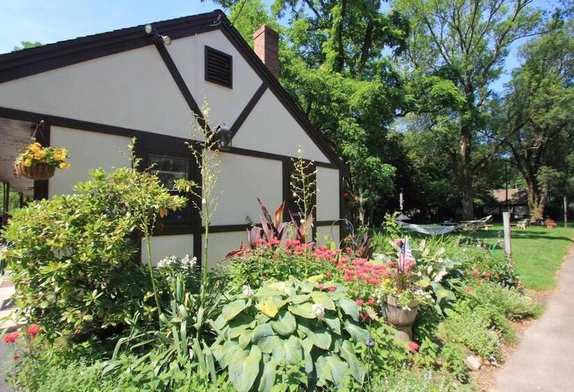 The Earl Of Sandwich Motel