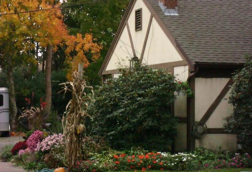 The Earl Of Sandwich Motel