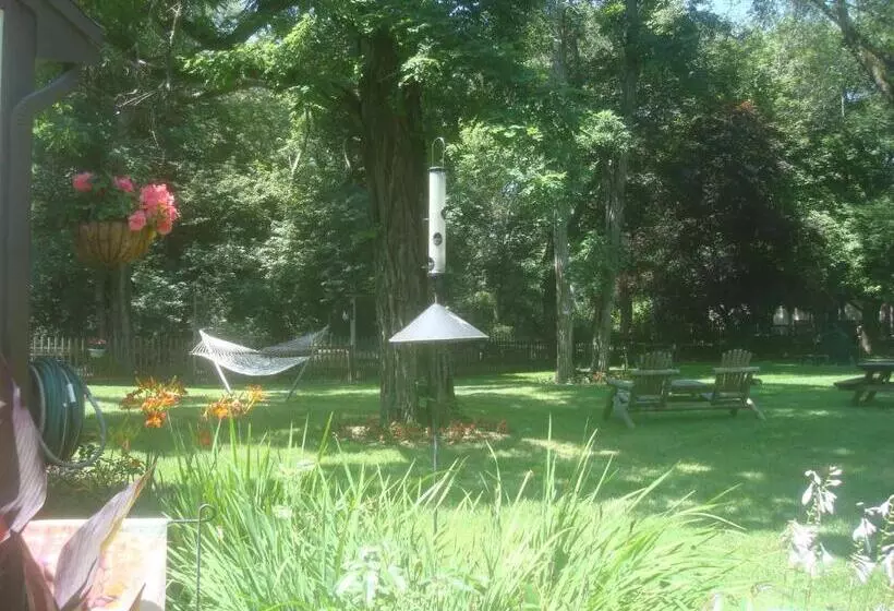 The Earl Of Sandwich Motel