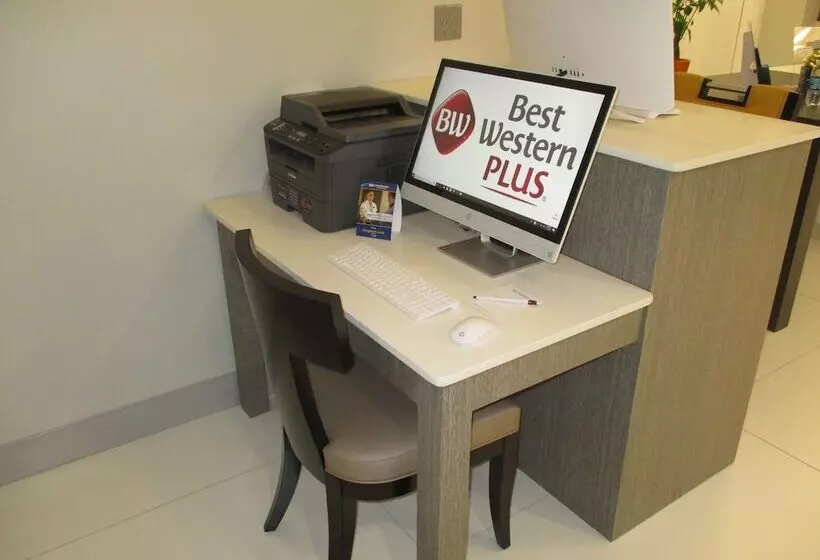 בית מלון כפרי Best Western Plus Bloomington East