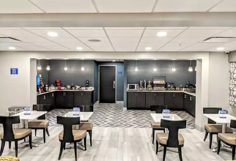 בית מלון כפרי Best Western Plus Bloomington East