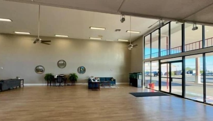 هتل Big Chile Inn & Suites