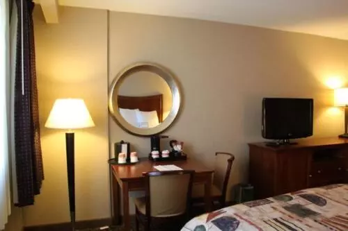 Hotelli Clarion Inn  Airport University