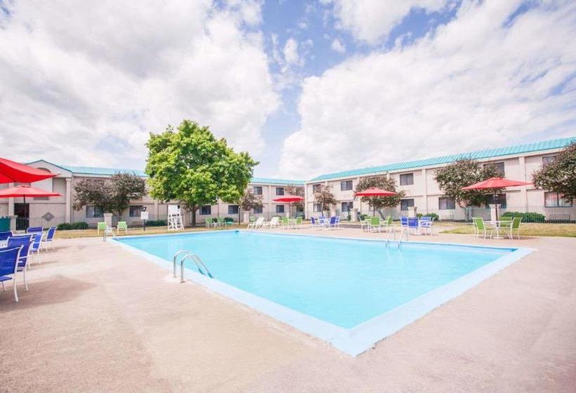 Otel Clarion Inn Airport University