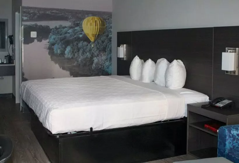 בית מלון כפרי Clarion Pointe Statesville