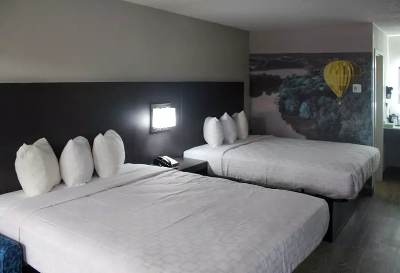 בית מלון כפרי Clarion Pointe Statesville