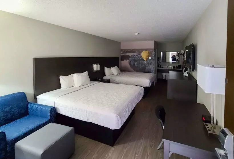 בית מלון כפרי Clarion Pointe Statesville