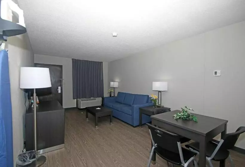 בית מלון כפרי Clarion Pointe Statesville