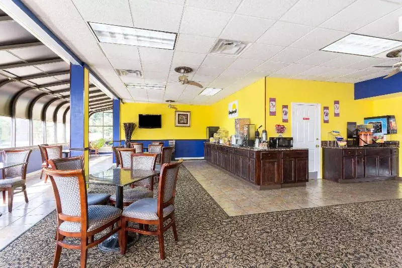 ホテル Days Inn By Wyndham Washington