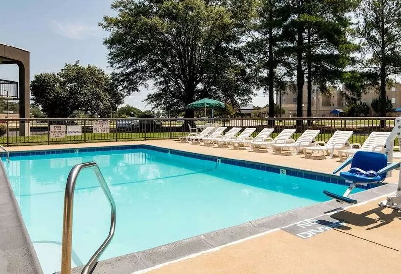 בית מלון כפרי Days Inn By Wyndham Wilson