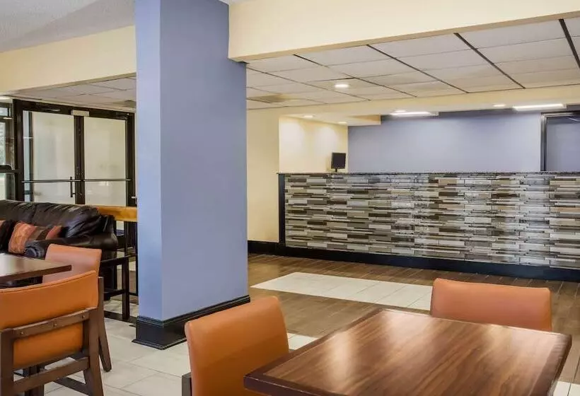 בית מלון כפרי Days Inn By Wyndham Wilson