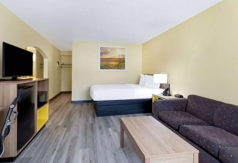 酒店 Days Inn & Suites By Wyndham Clovis