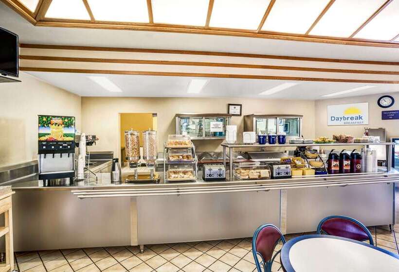 酒店 Days Inn & Suites By Wyndham Fullerton