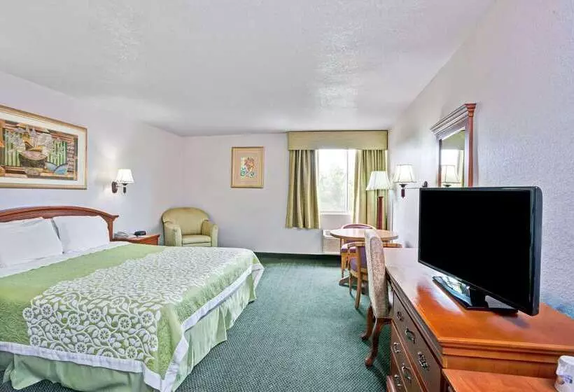 Otel Days Inn & Suites By Wyndham Fullerton