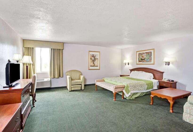 酒店 Days Inn & Suites By Wyndham Fullerton