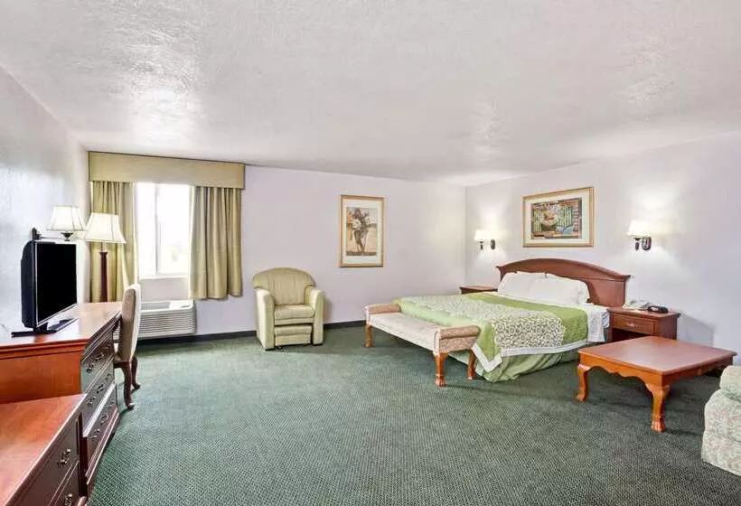 Otel Days Inn & Suites By Wyndham Fullerton