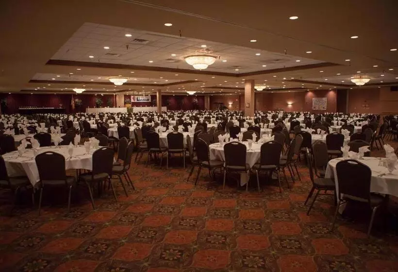 호텔 Decatur Conference Center And