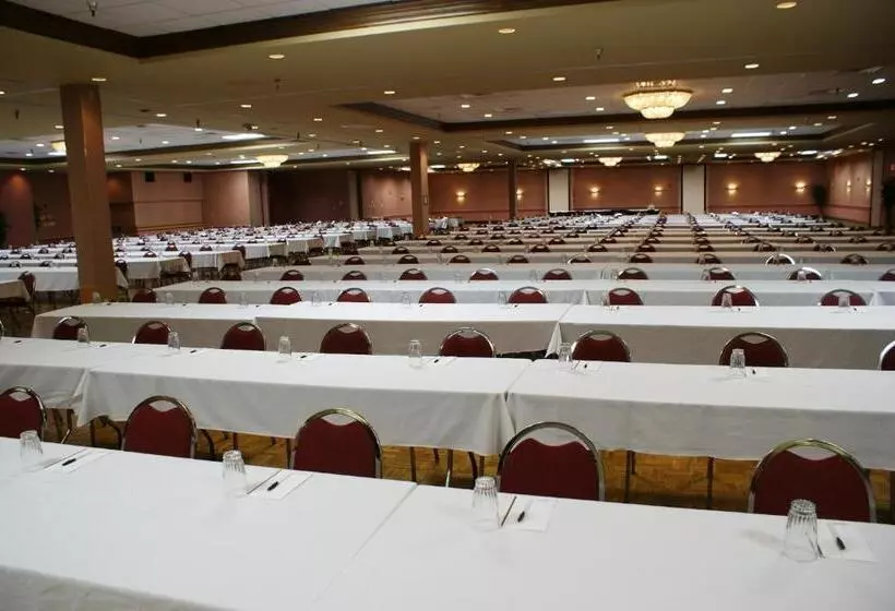 호텔 Decatur Conference Center And