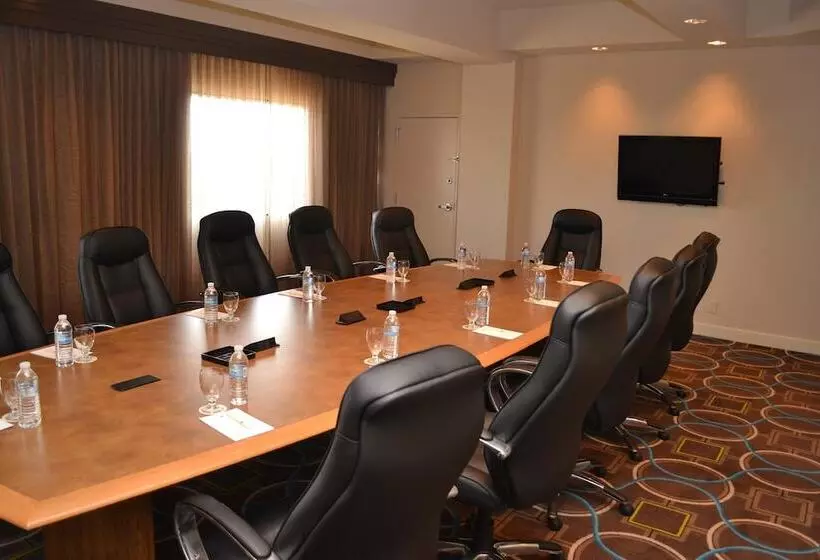 Hotelli Doubletree By Hilton Houston Hobby Airport