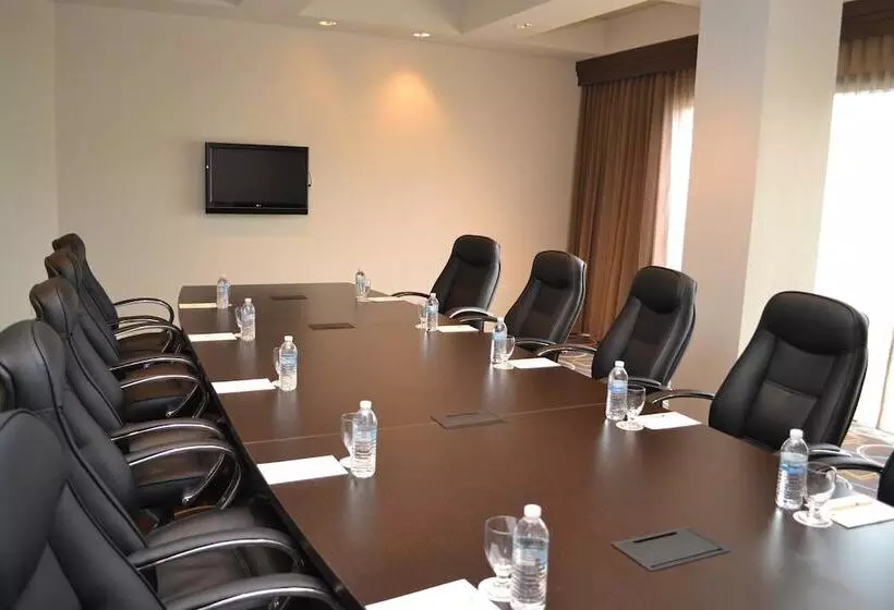 Hotelli Doubletree By Hilton Houston Hobby Airport