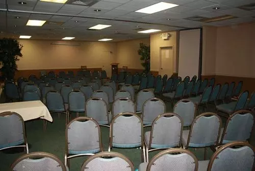 فندق Gainesville Inn & Suites