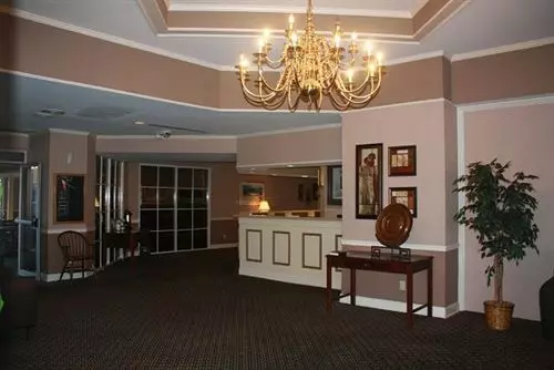 فندق Gainesville Inn & Suites