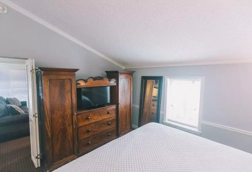 هتل Governors Inn