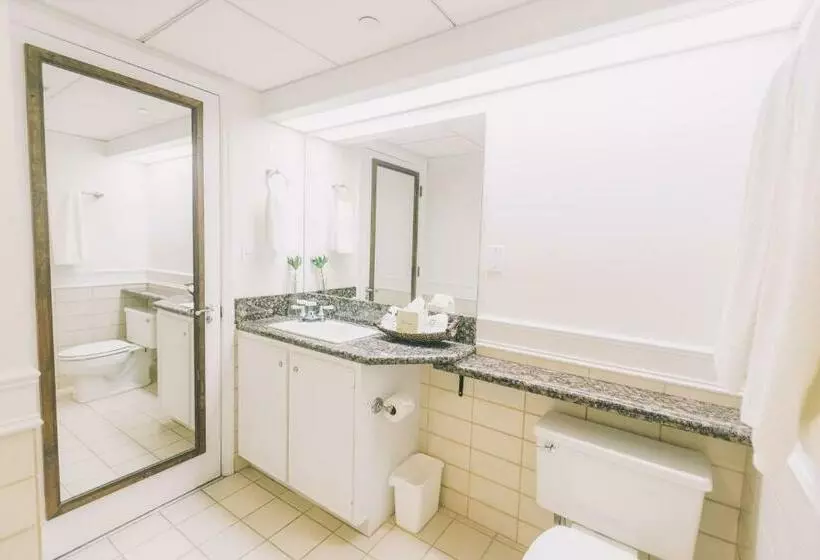 هتل Governors Inn