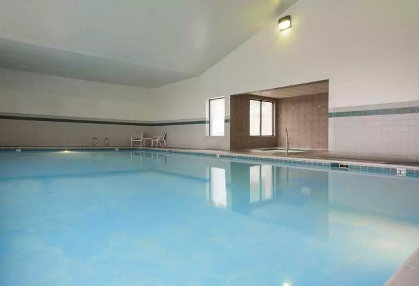 ホテル High Desert Inn