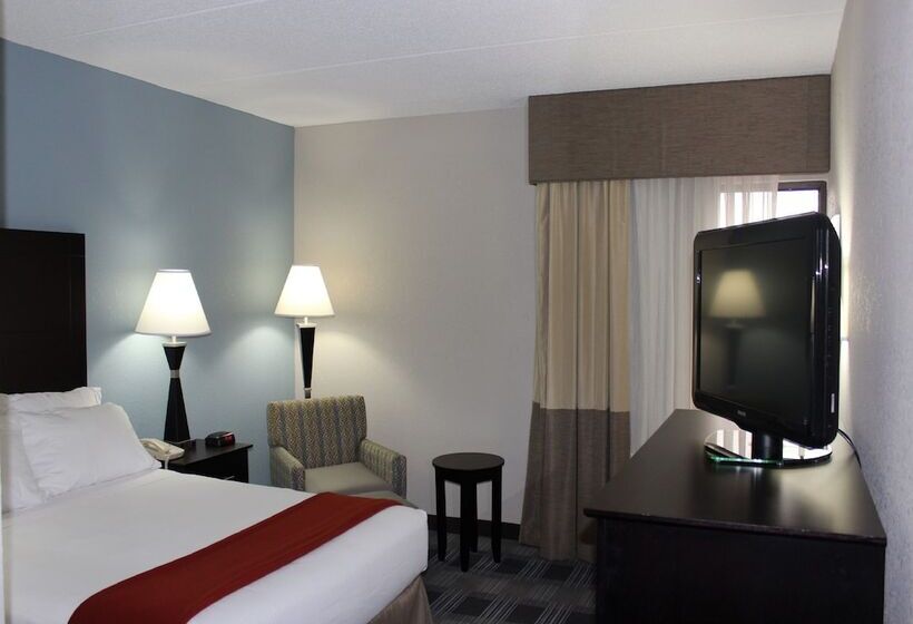 בית מלון כפרי Holiday Inn Express Forsyth, An Ihg