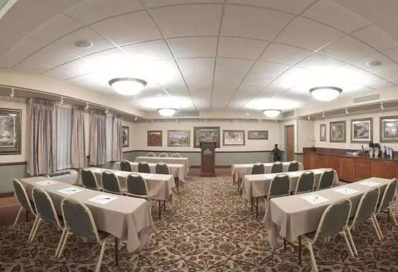 Отель Holiday Inn Express Lexington By Ihg