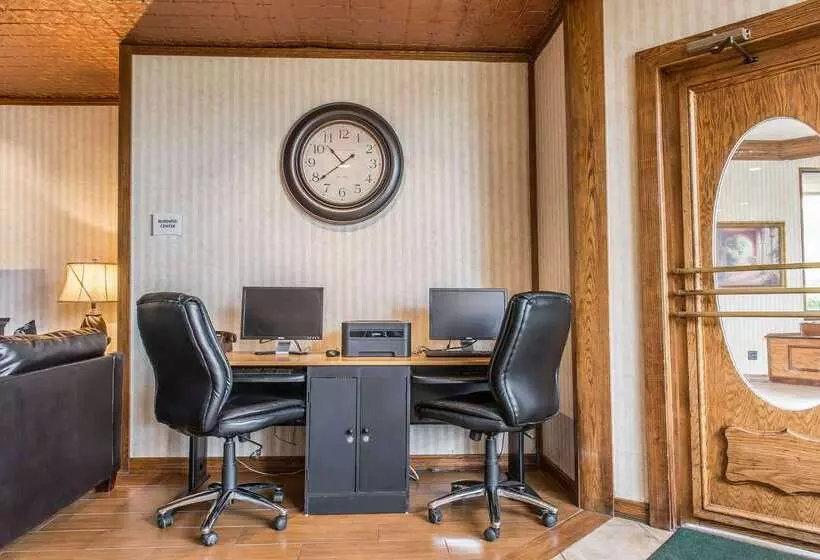 Отель Quality Inn