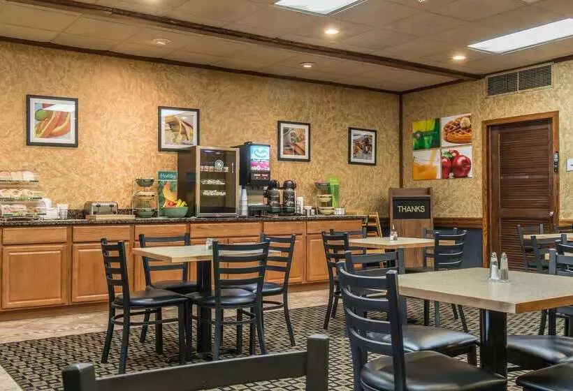 Отель Quality Inn