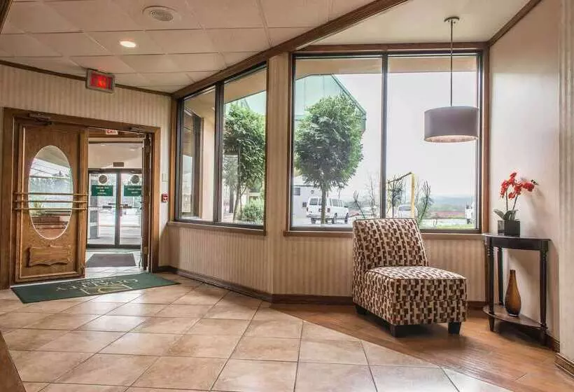 Отель Quality Inn