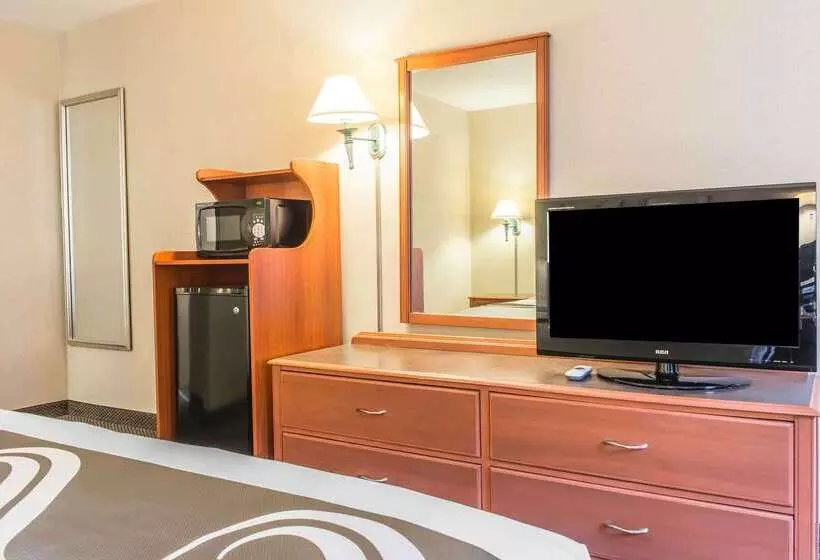 Отель Quality Inn