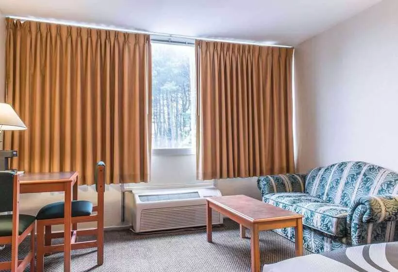 Отель Quality Inn