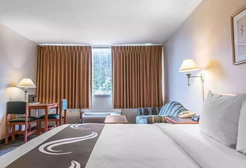 Отель Quality Inn