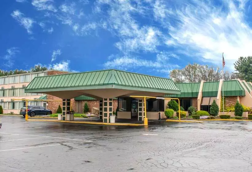 Отель Quality Inn