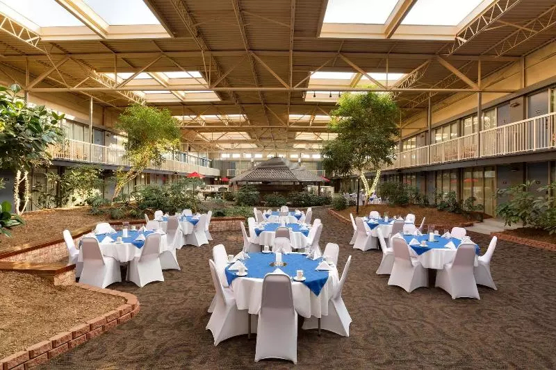 Hotel Ramada By Wyndham Clarion