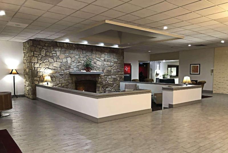 호텔 Ramada By Wyndham Clarion