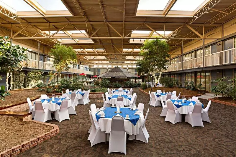 Hotel Ramada By Wyndham Clarion