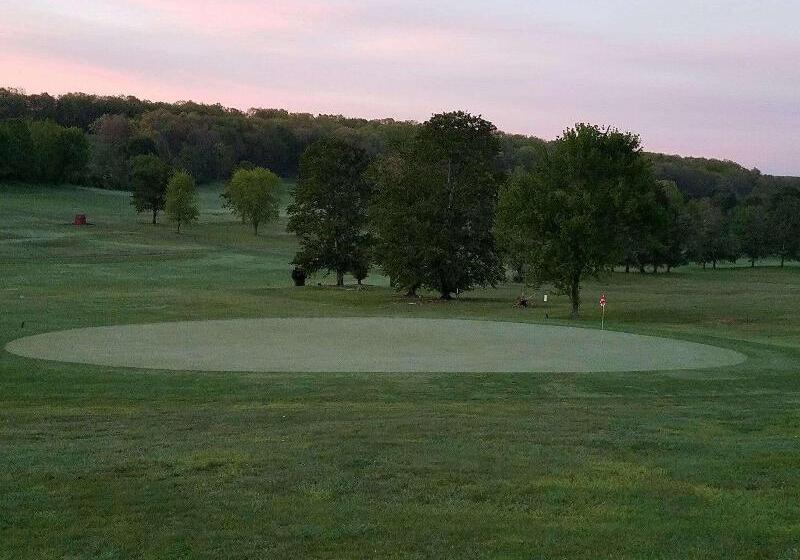 호텔 Ramada By Wyndham Clarion