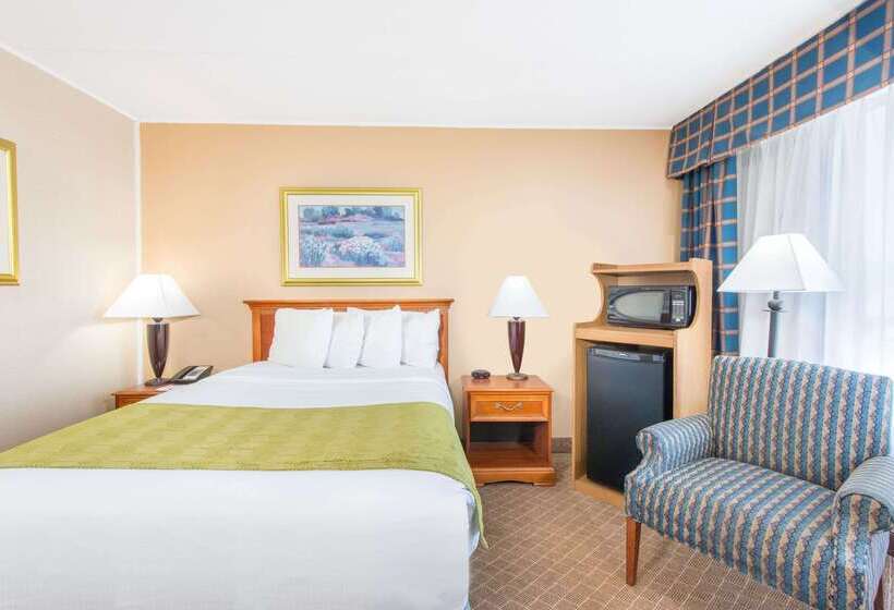 호텔 Ramada By Wyndham Cumberland Downtown