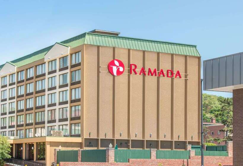 호텔 Ramada By Wyndham Cumberland Downtown