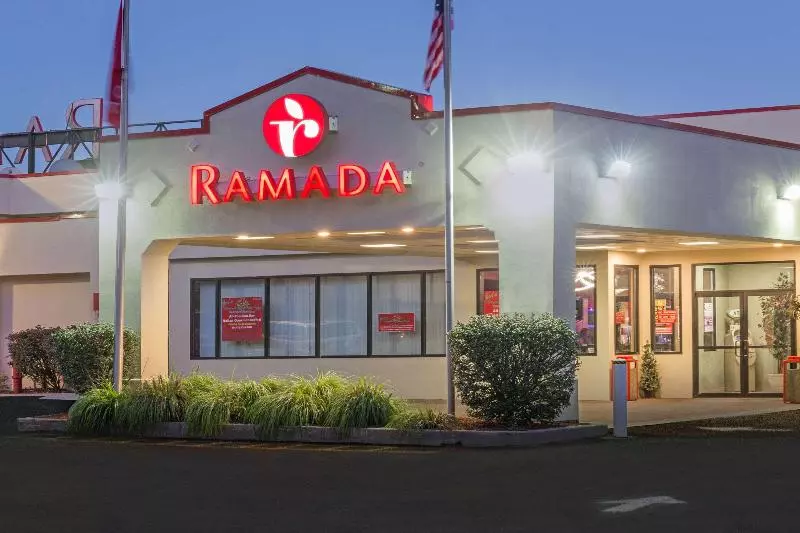 Hotel Ramada By Wyndham Yonkers / Westchester