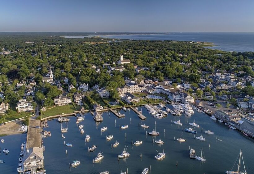 בית מלון כפרי The Harborside Inn