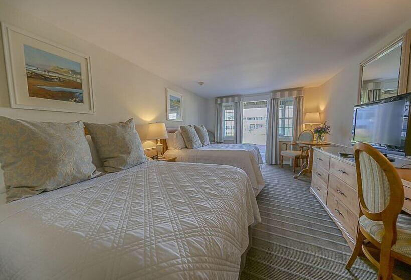 בית מלון כפרי The Harborside Inn