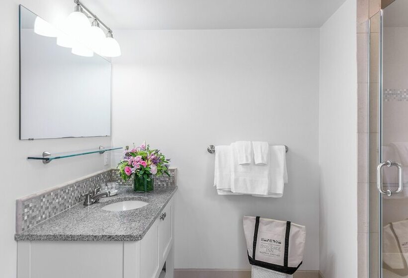 בית מלון כפרי The Harborside Inn