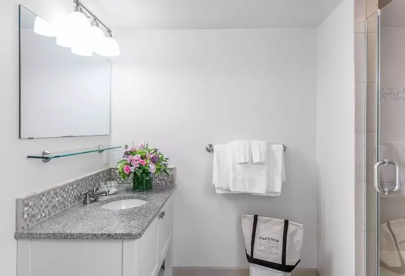 فندق The Harborside Inn